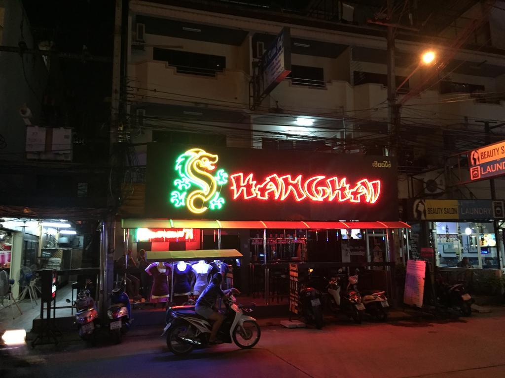 Shanghai Guesthouse Monna Bar Pattaya Exterior foto